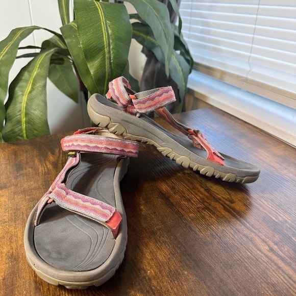 Teva Women’s Pink Hurricane Sandals Size 9 XLT - Picture 3 of 7